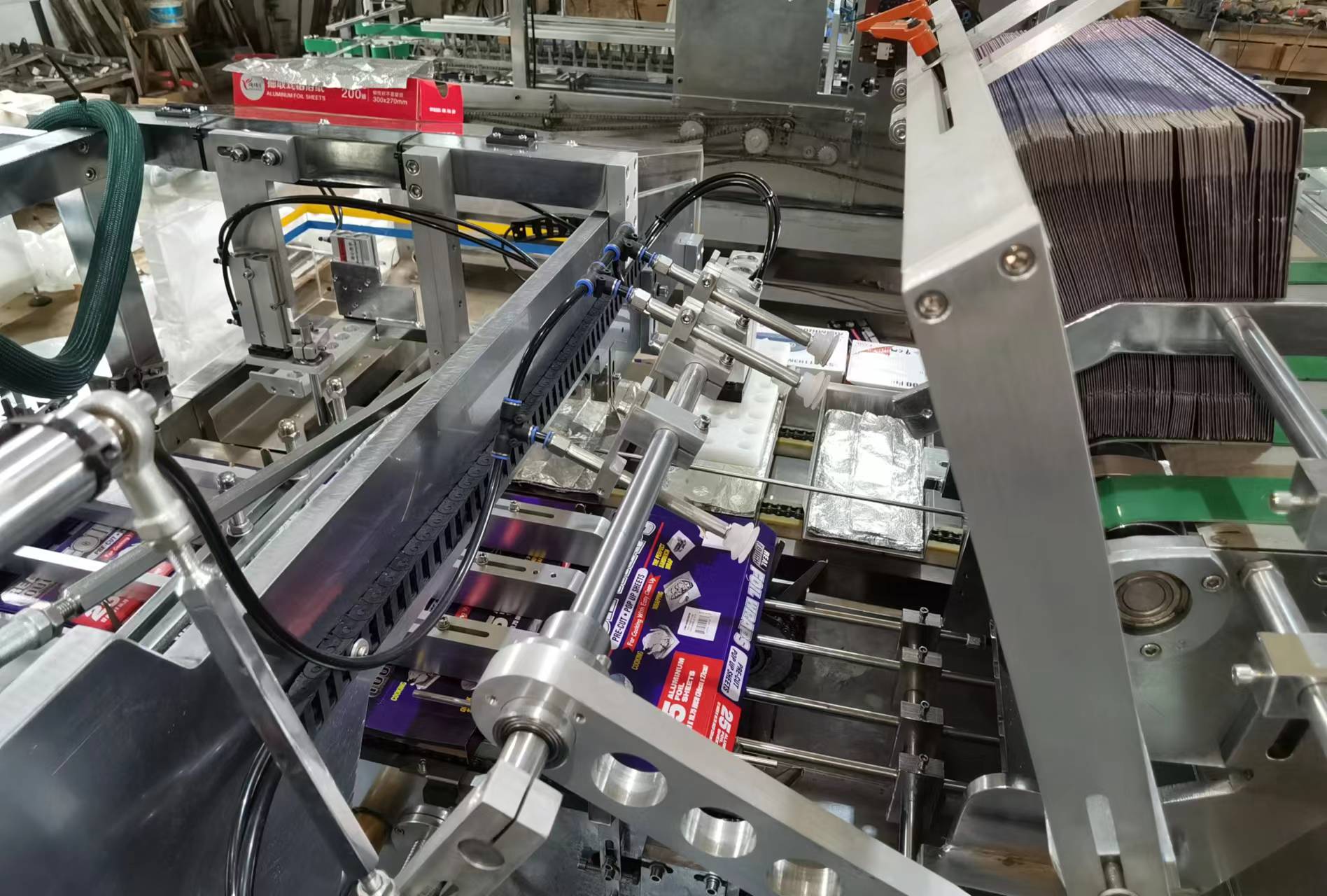 自動鋁箔裝盒機